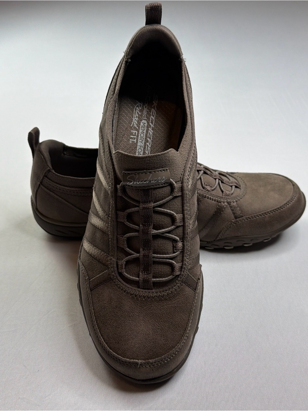 Skechers Womenโs 9.5 Relaxed Fit Air Cooled Memory Foam Slip On Shoes Brown